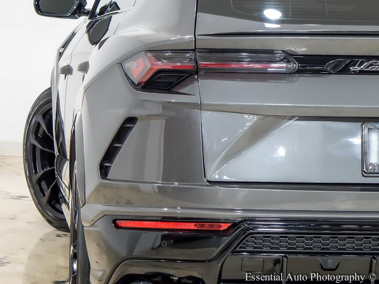Lamborghini Urus Base 2021