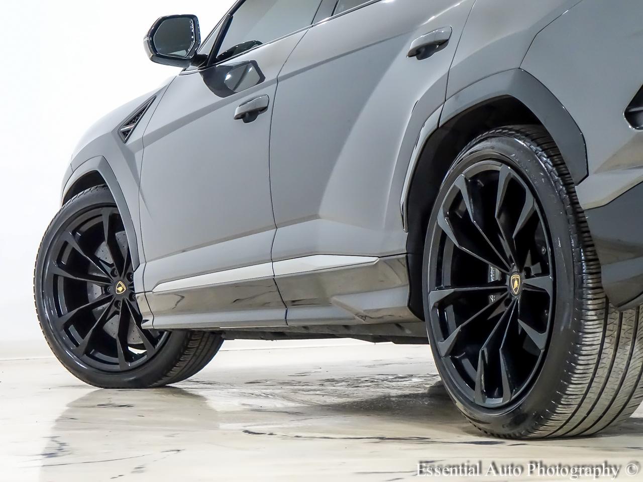Lamborghini Urus Base 2021