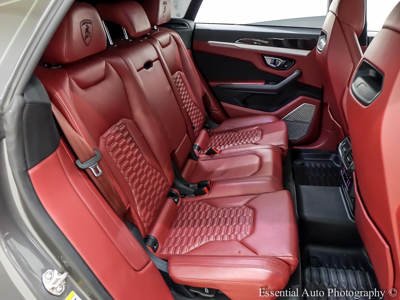 Lamborghini Urus Base 2021