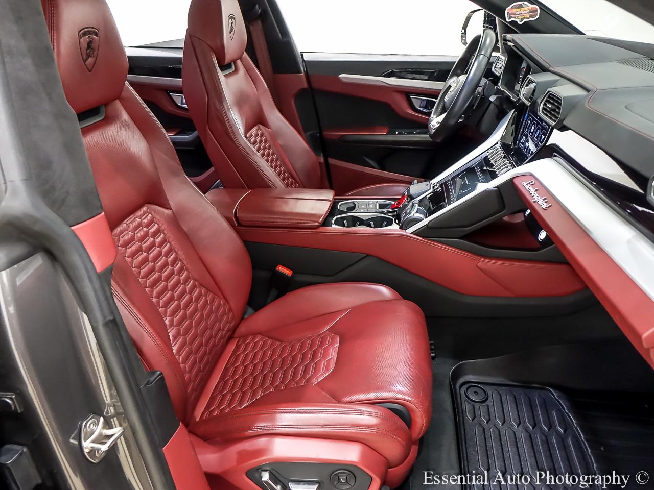 Lamborghini Urus Base 2021