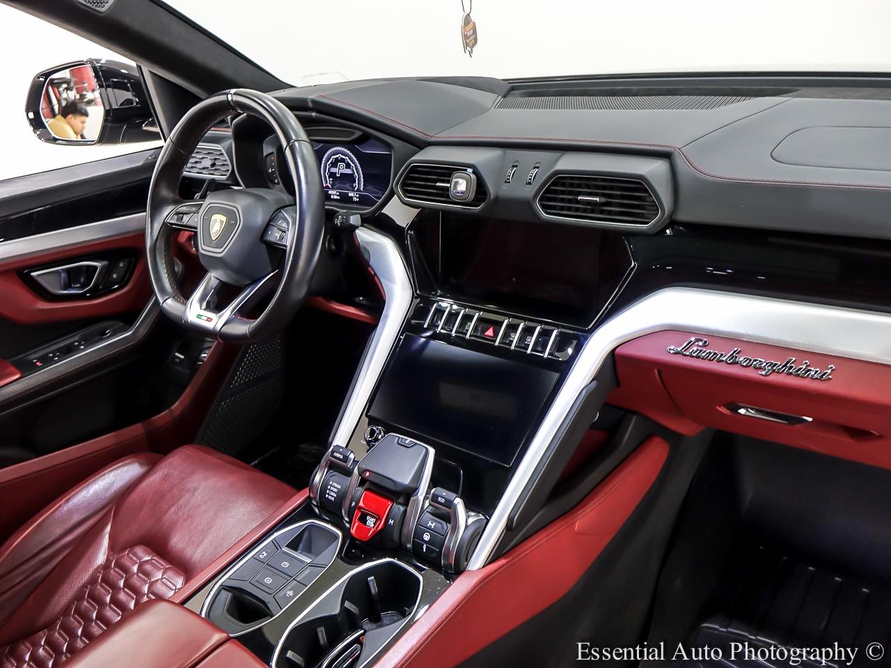 Lamborghini Urus Base 2021