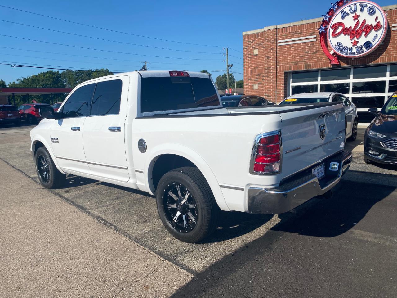 RAM 1500 4WD Crew Cab 140.5" Outdoorsman 2014