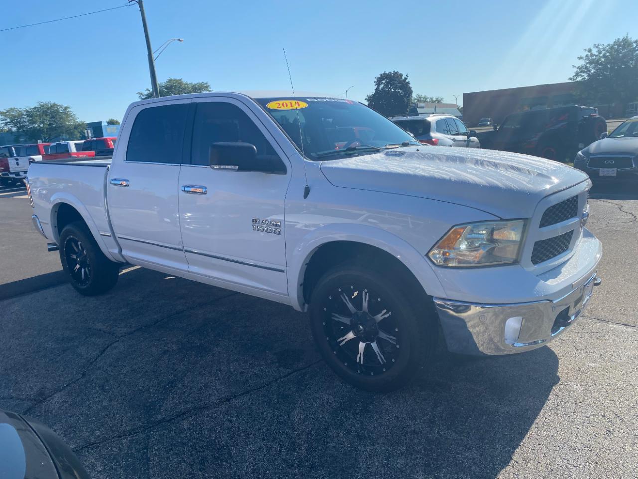 RAM 1500 4WD Crew Cab 140.5" Outdoorsman 2014