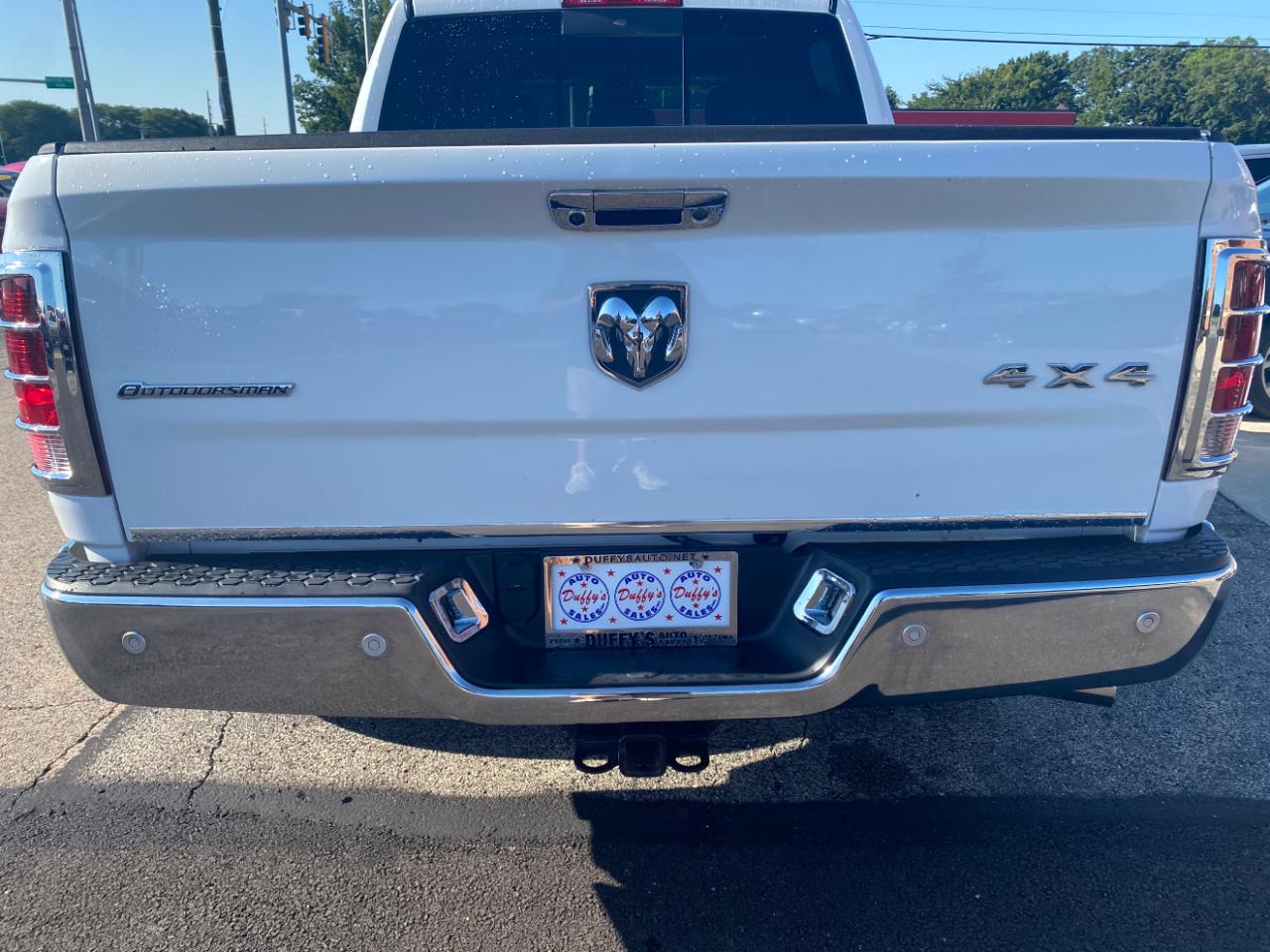 RAM 1500 4WD Crew Cab 140.5" Outdoorsman 2014