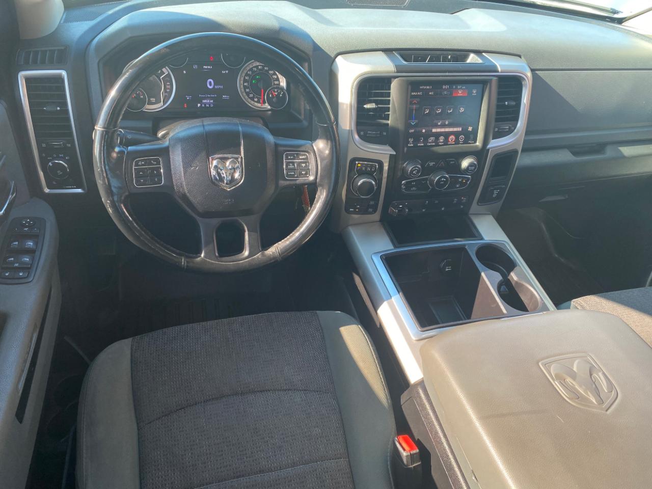 RAM 1500 4WD Crew Cab 140.5" Outdoorsman 2014