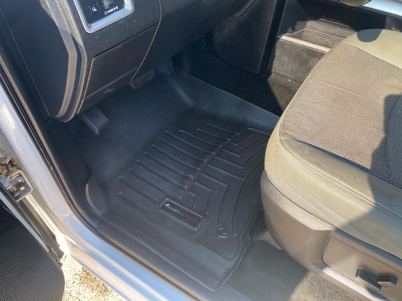 RAM 1500 4WD Crew Cab 140.5" Outdoorsman 2014