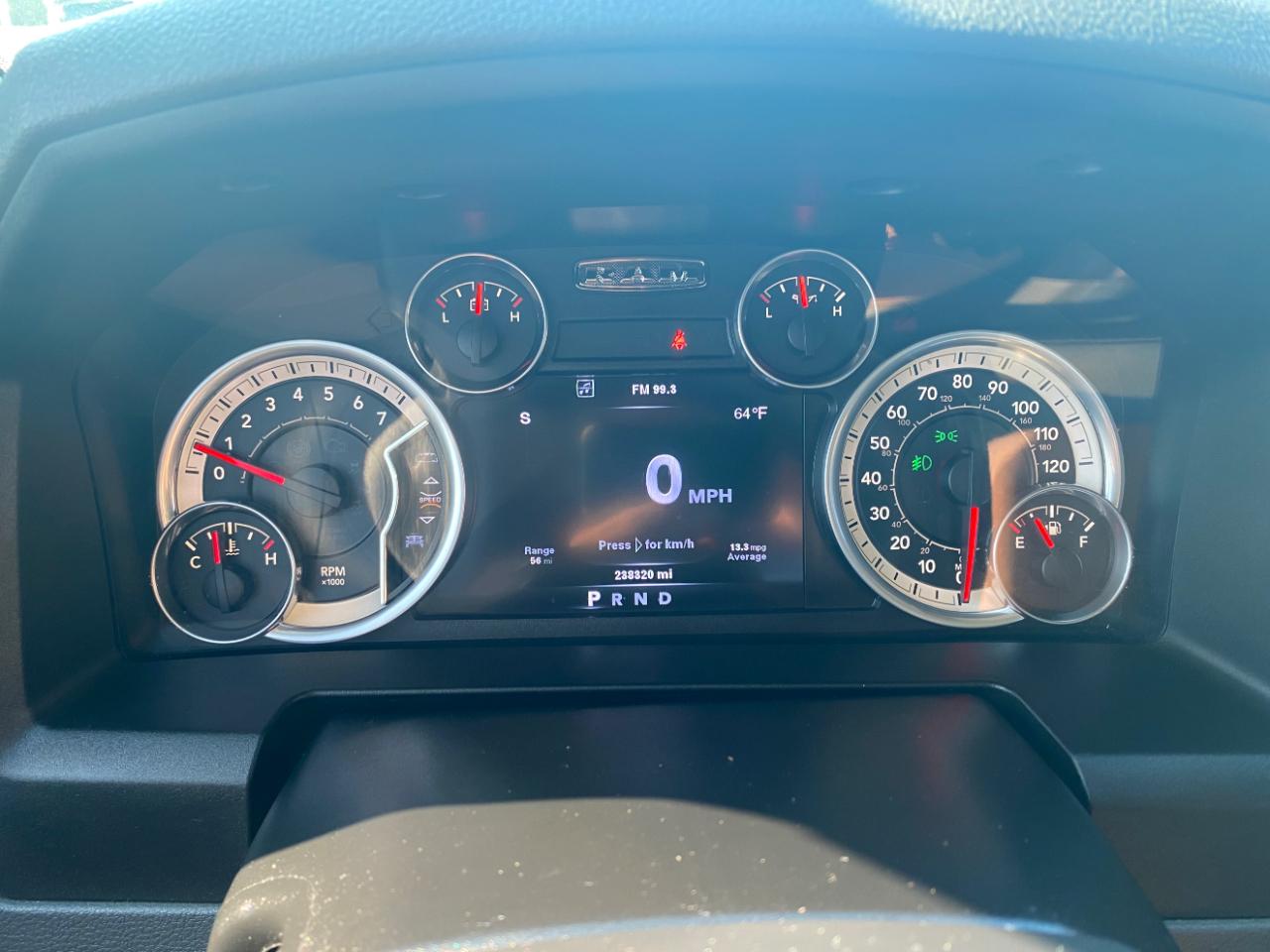 RAM 1500 4WD Crew Cab 140.5" Outdoorsman 2014