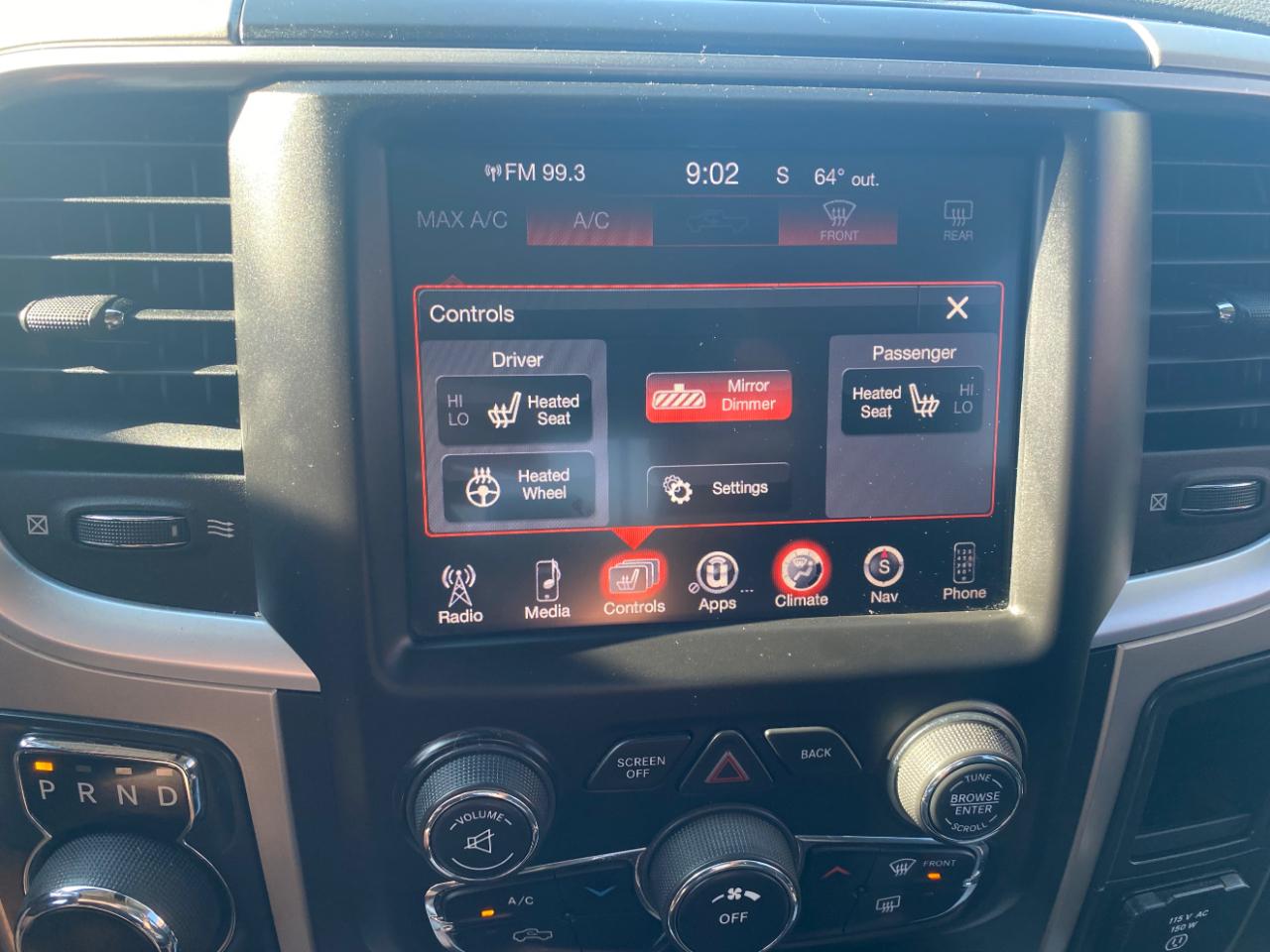 RAM 1500 4WD Crew Cab 140.5" Outdoorsman 2014