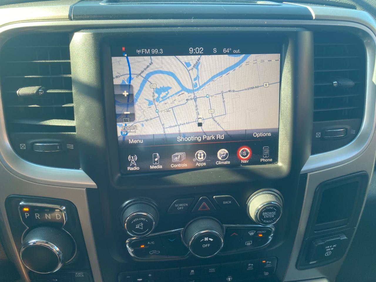RAM 1500 4WD Crew Cab 140.5" Outdoorsman 2014