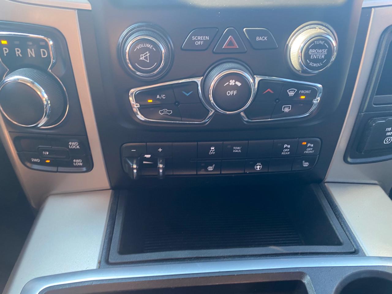 RAM 1500 4WD Crew Cab 140.5" Outdoorsman 2014