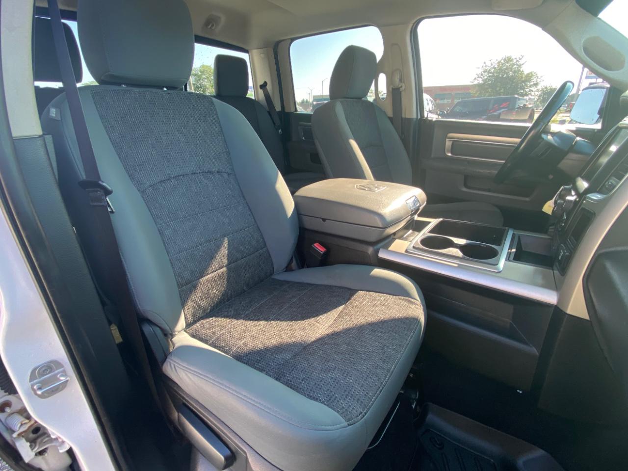 RAM 1500 4WD Crew Cab 140.5" Outdoorsman 2014