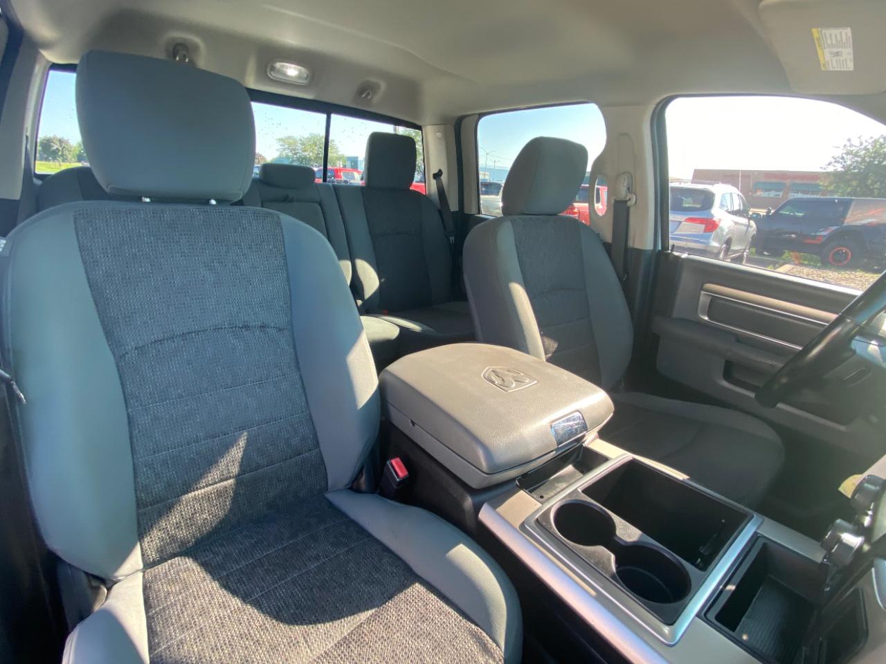 RAM 1500 4WD Crew Cab 140.5" Outdoorsman 2014