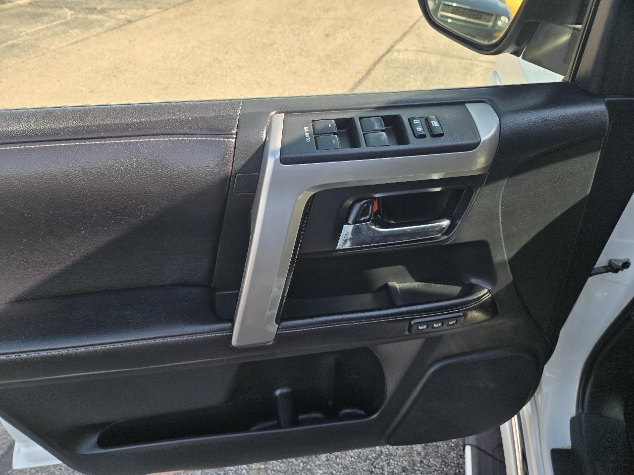 Toyota 4Runner Limited 4WD V6 2016