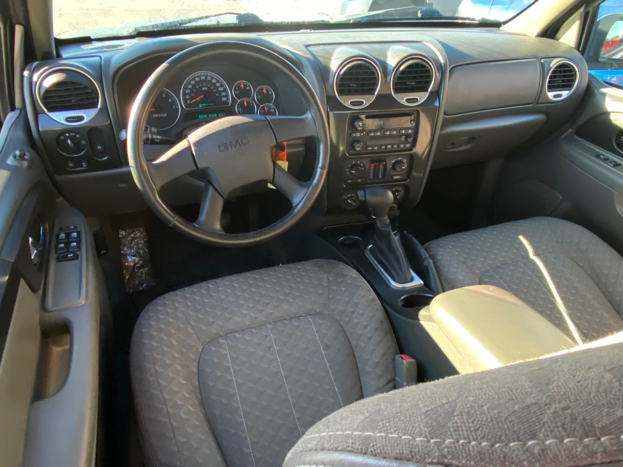 GMC Envoy XUV 4dr 4WD SLE 2004 GMC Envoy XUV 4dr 4WD SLE 2004