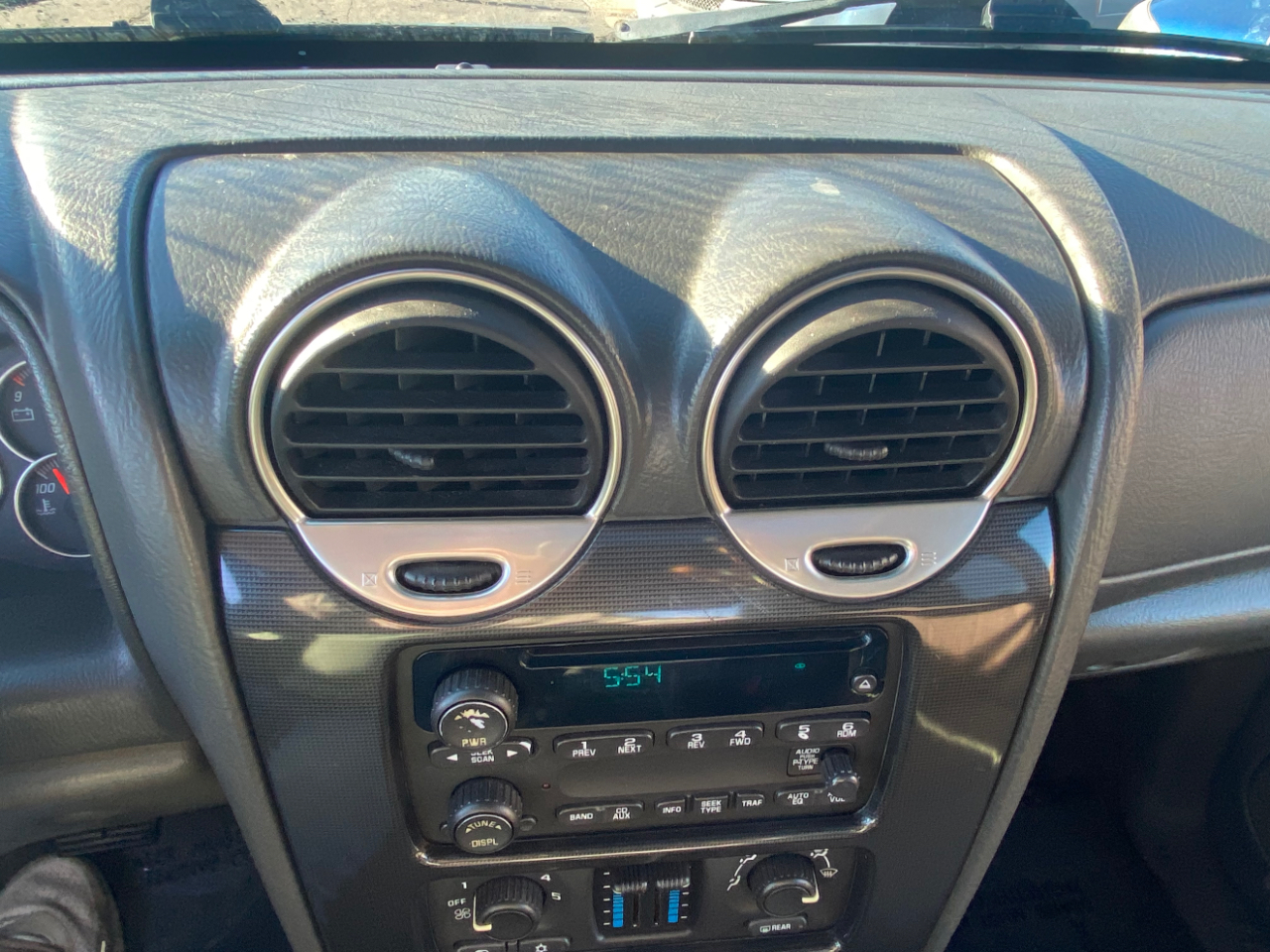 GMC Envoy XUV 4dr 4WD SLE 2004 GMC Envoy XUV 4dr 4WD SLE 2004