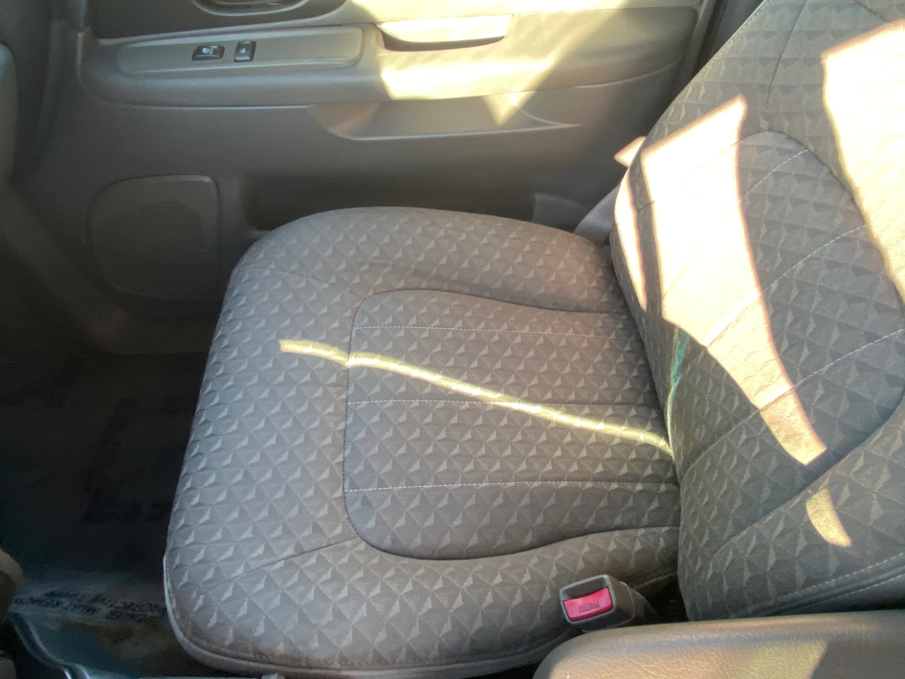 GMC Envoy XUV 4dr 4WD SLE 2004 GMC Envoy XUV 4dr 4WD SLE 2004