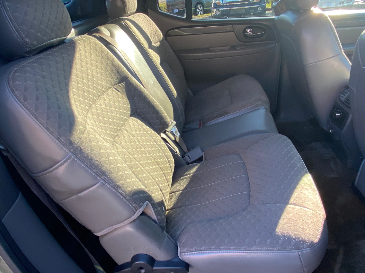 GMC Envoy XUV 4dr 4WD SLE 2004 GMC Envoy XUV 4dr 4WD SLE 2004