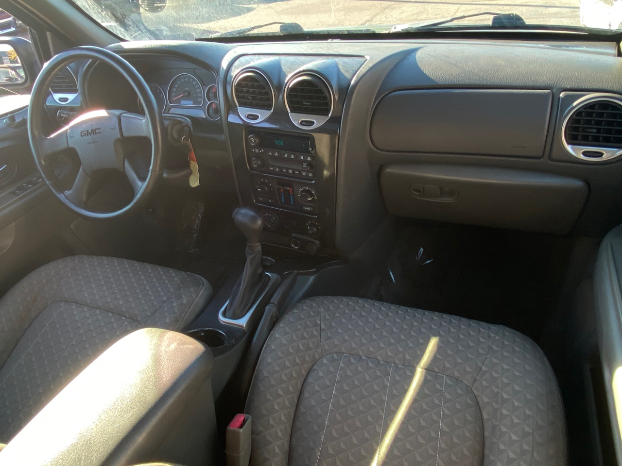 GMC Envoy XUV 4dr 4WD SLE 2004 GMC Envoy XUV 4dr 4WD SLE 2004