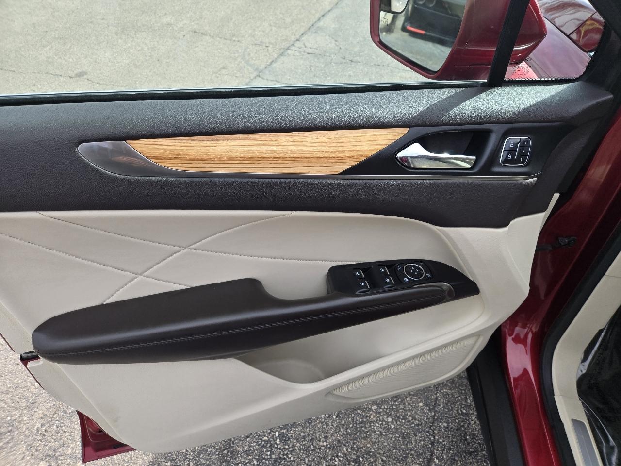 Lincoln MKC FWD 4dr Select 2016