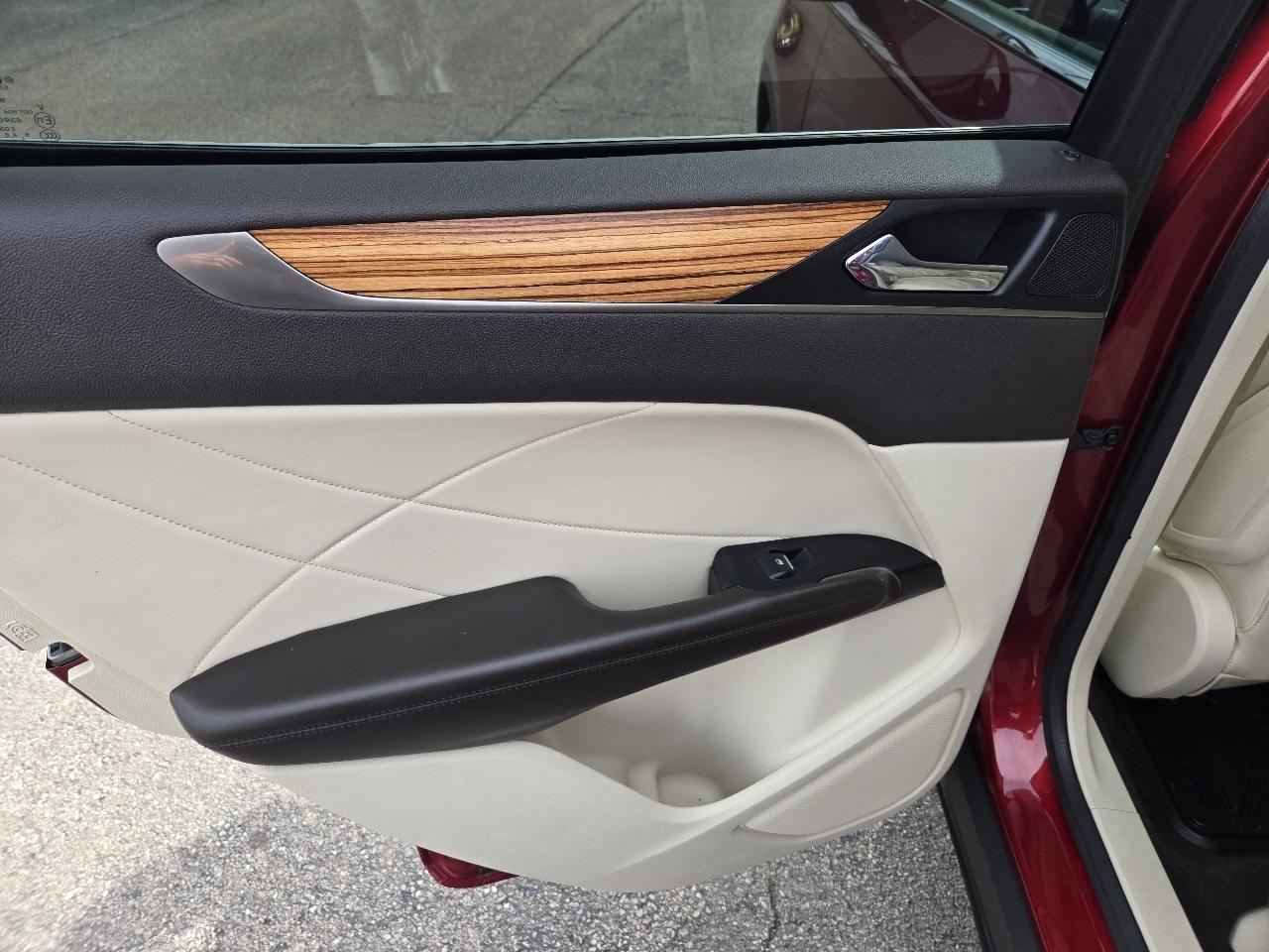 Lincoln MKC FWD 4dr Select 2016