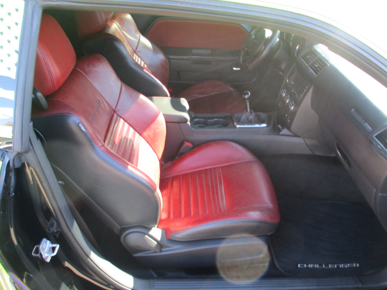 Dodge Challenger 2dr Cpe Shaker Pkg 2014 Dodge Challenger 2dr Cpe Shaker Pkg 2014