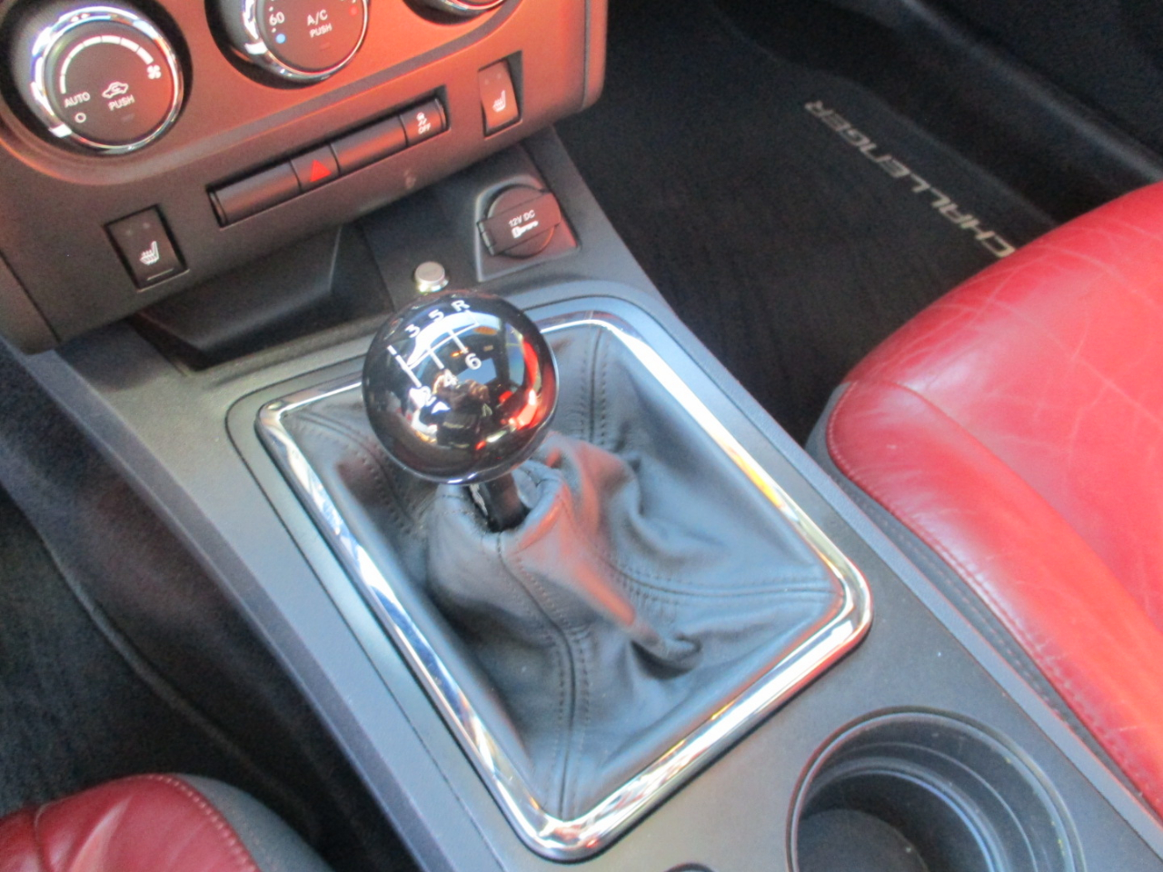 Dodge Challenger 2dr Cpe Shaker Pkg 2014 Dodge Challenger 2dr Cpe Shaker Pkg 2014