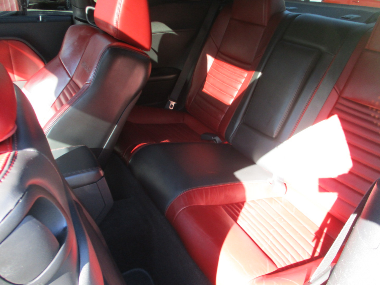 Dodge Challenger 2dr Cpe Shaker Pkg 2014 Dodge Challenger 2dr Cpe Shaker Pkg 2014