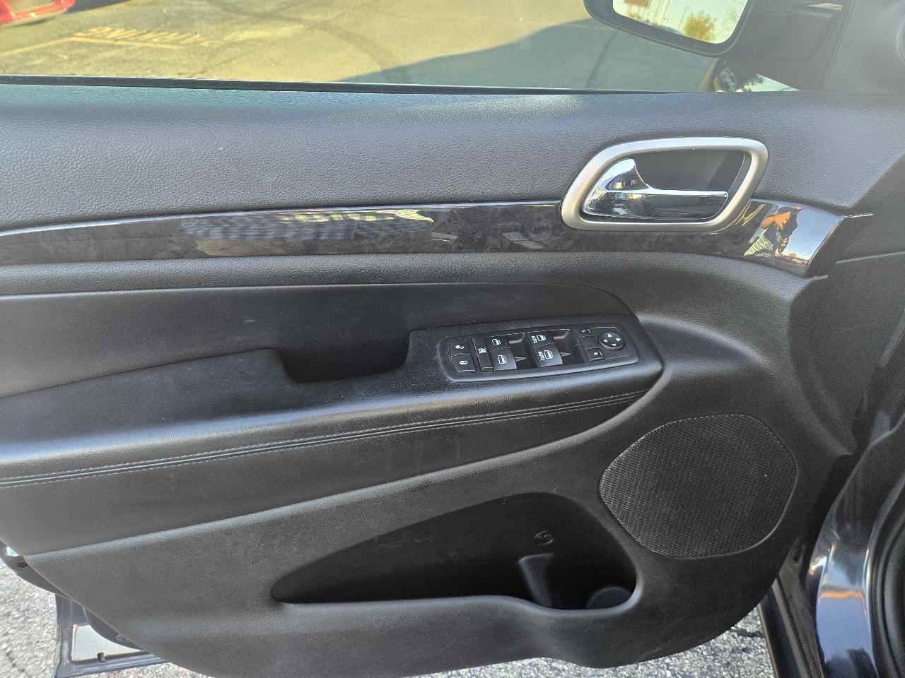 Jeep Grand Cherokee 4WD 4dr Laredo 2013
