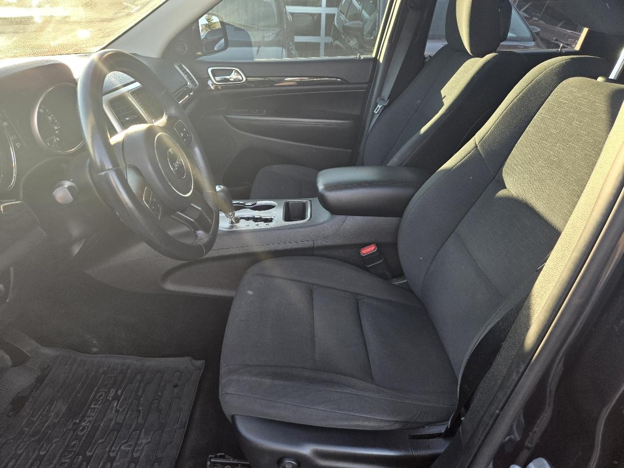 Jeep Grand Cherokee 4WD 4dr Laredo 2013