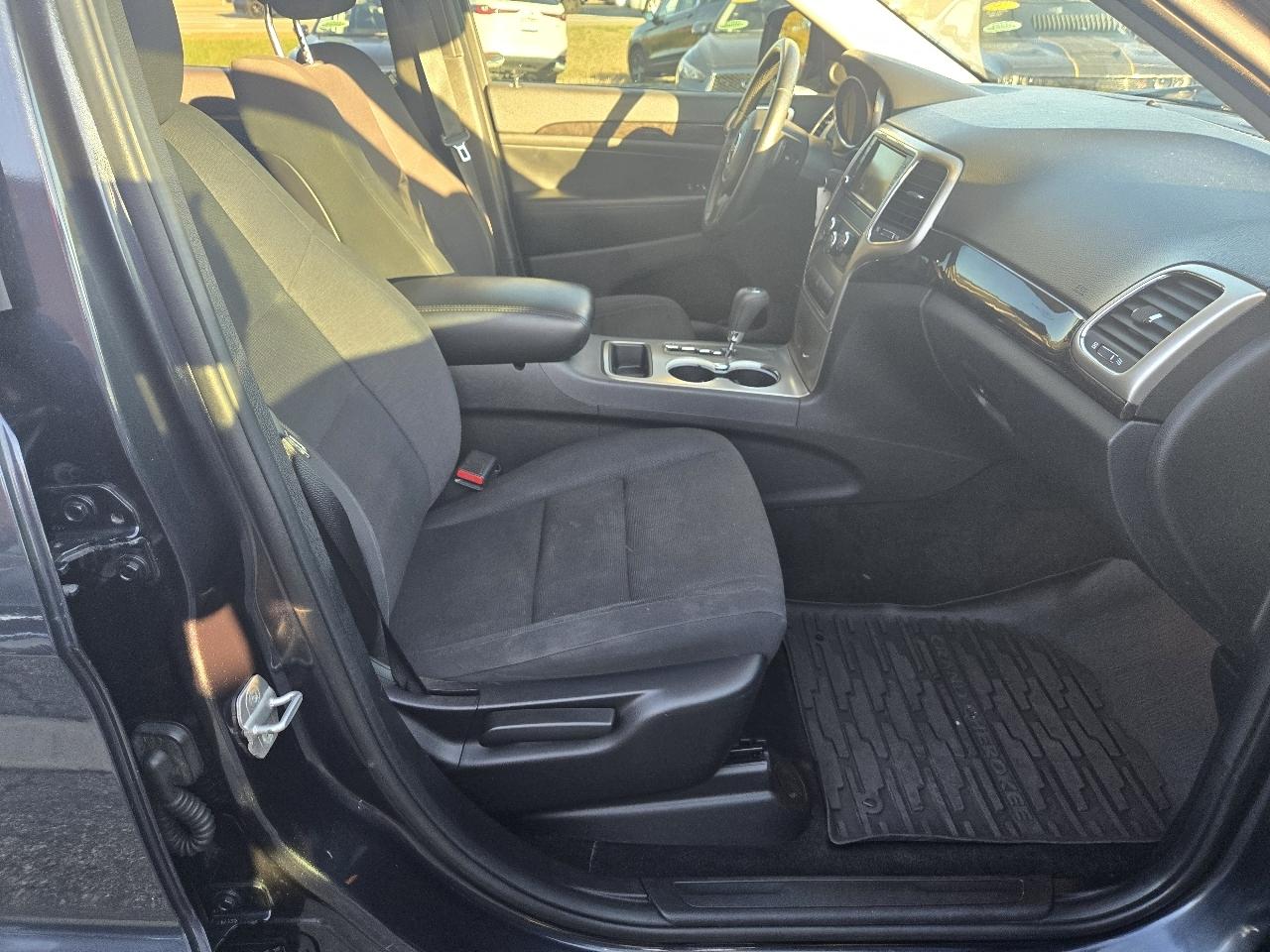 Jeep Grand Cherokee 4WD 4dr Laredo 2013