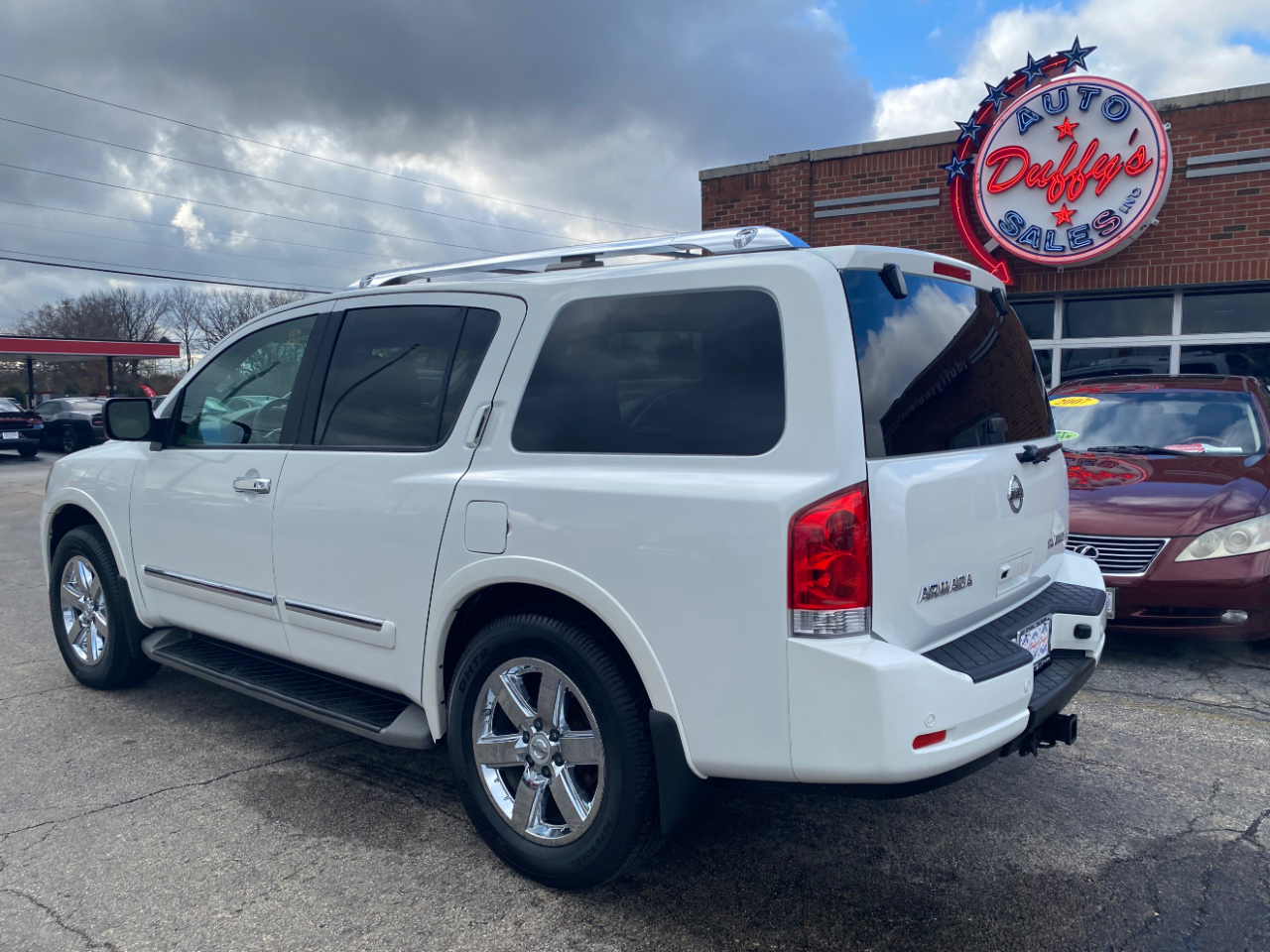 Nissan Armada 4WD 4dr Platinum 2013