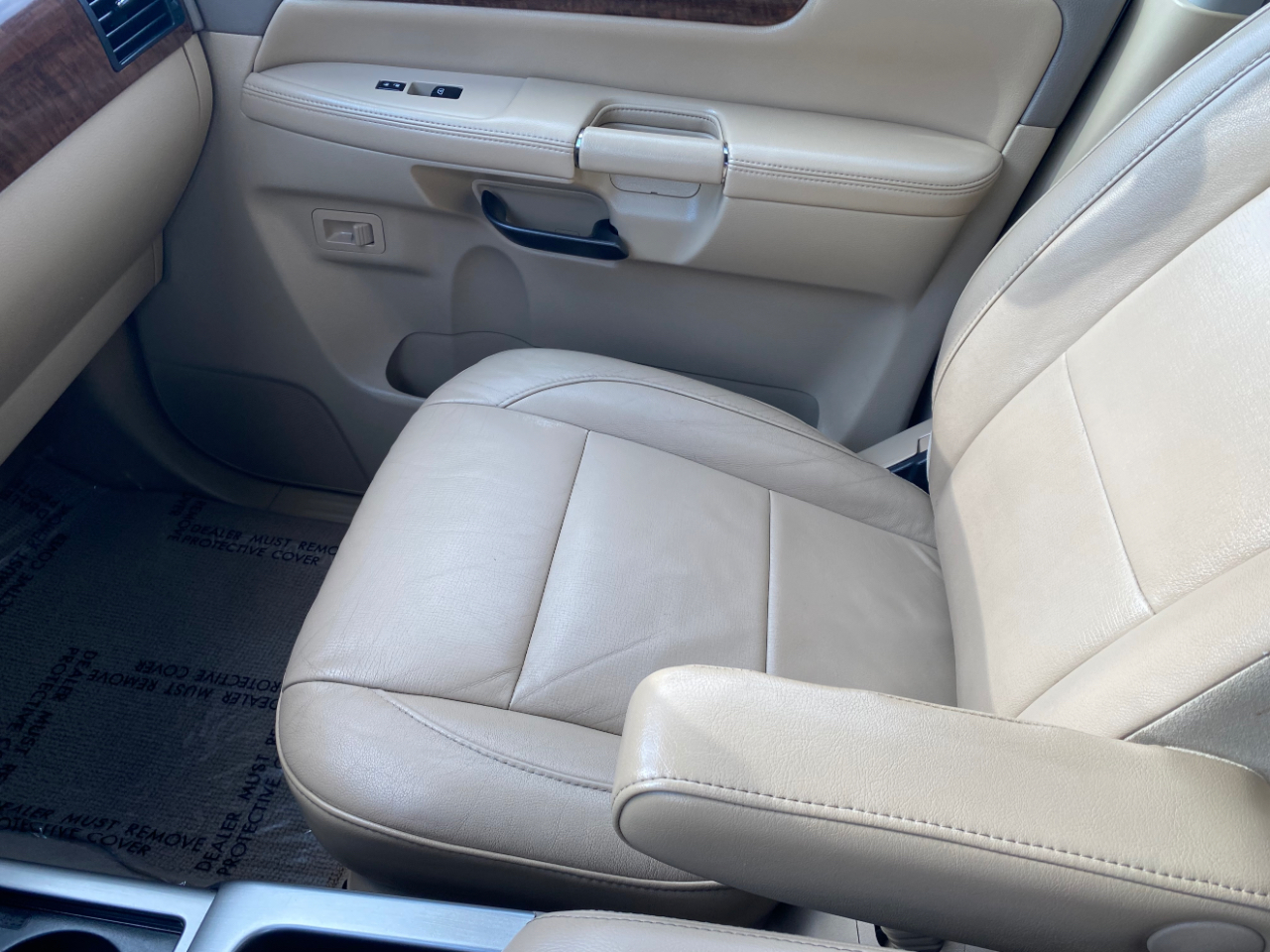 Nissan Armada 4WD 4dr Platinum 2013