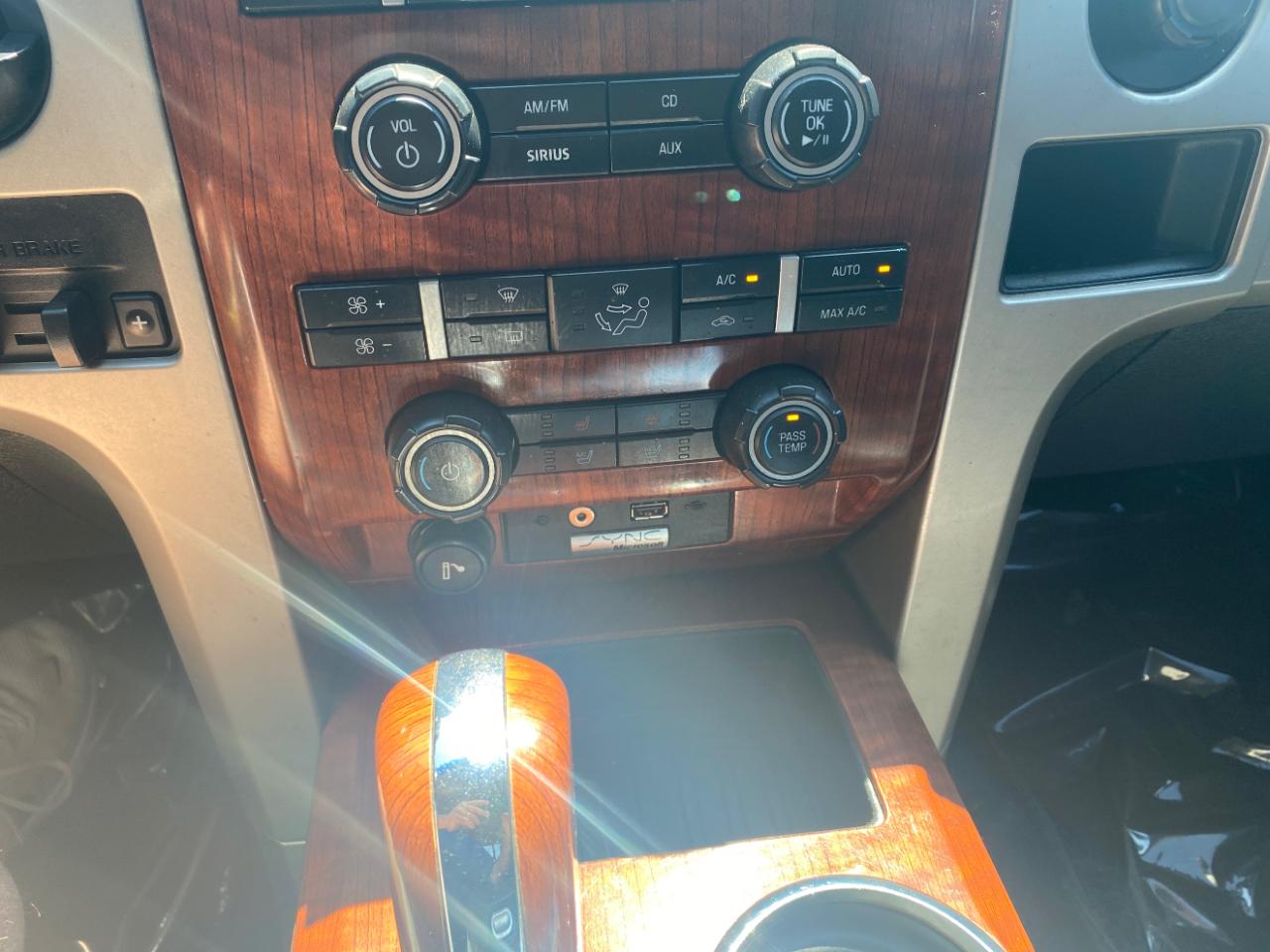 Ford F-150 2WD SuperCab 145" Lariat 2010