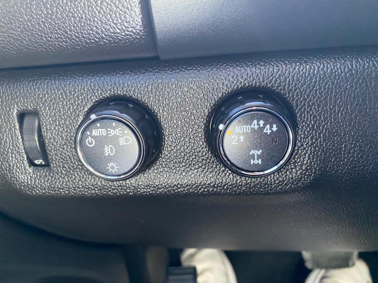 GMC Canyon 4WD Crew Cab 128" Elevation 2021