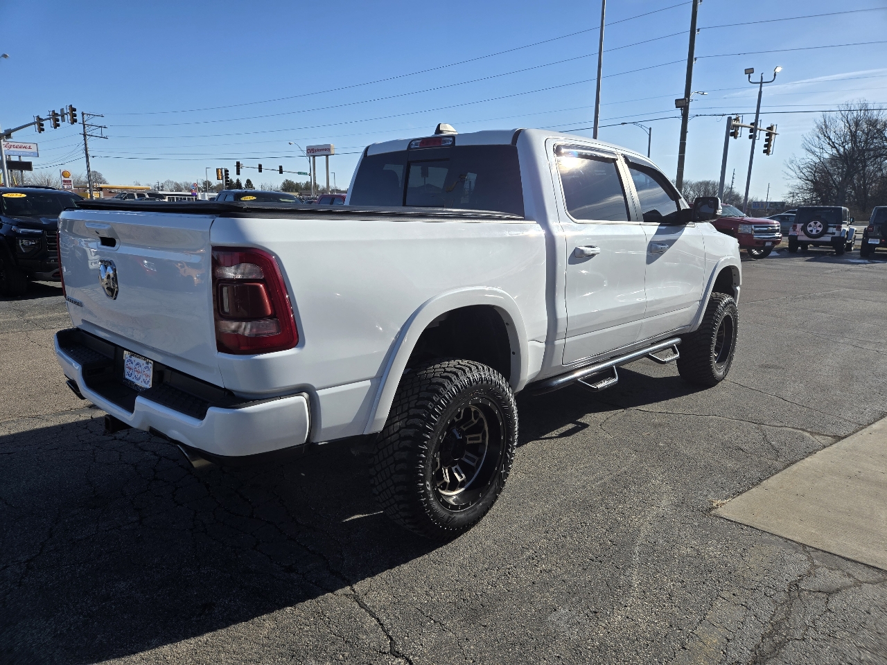 RAM 1500 Laramie 4x4 Crew Cab 5'7" Box 2020
