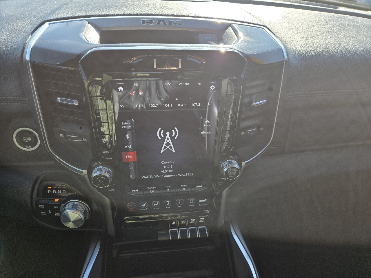 RAM 1500 Laramie 4x4 Crew Cab 5'7" Box 2020