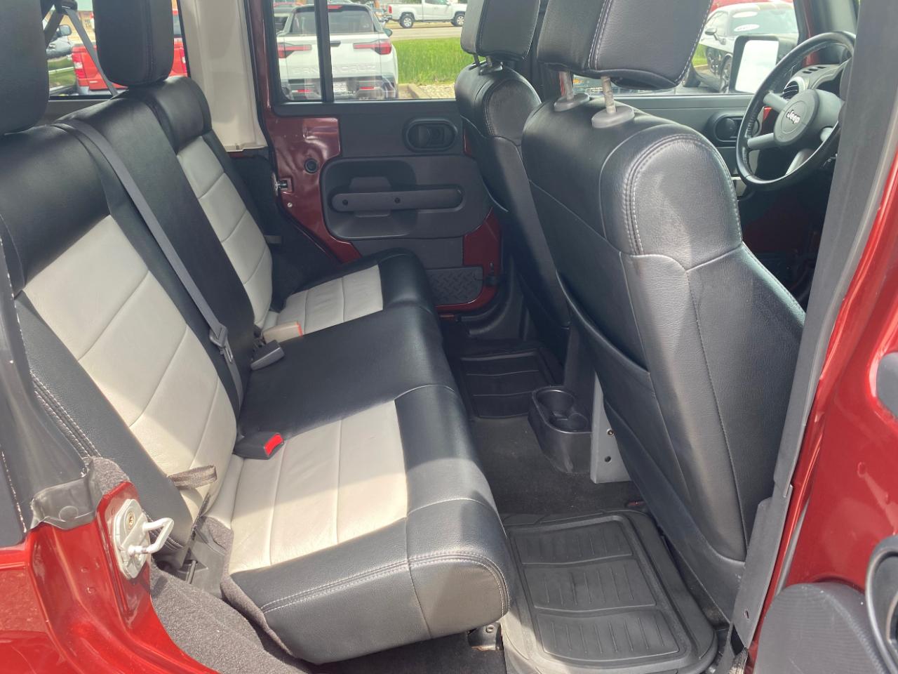 Jeep Wrangler Unlimited 4WD 4dr Sahara 2008