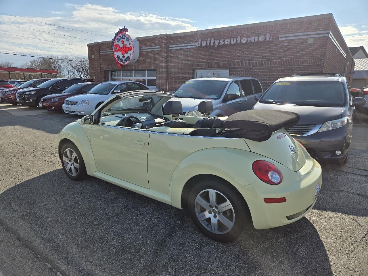 Volkswagen New Beetle Convertible 2dr 2.5L Auto 2006