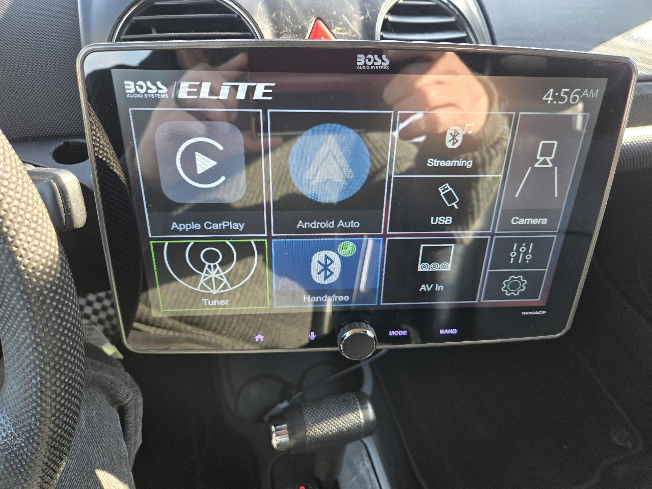 Volkswagen New Beetle Convertible 2dr 2.5L Auto 2006