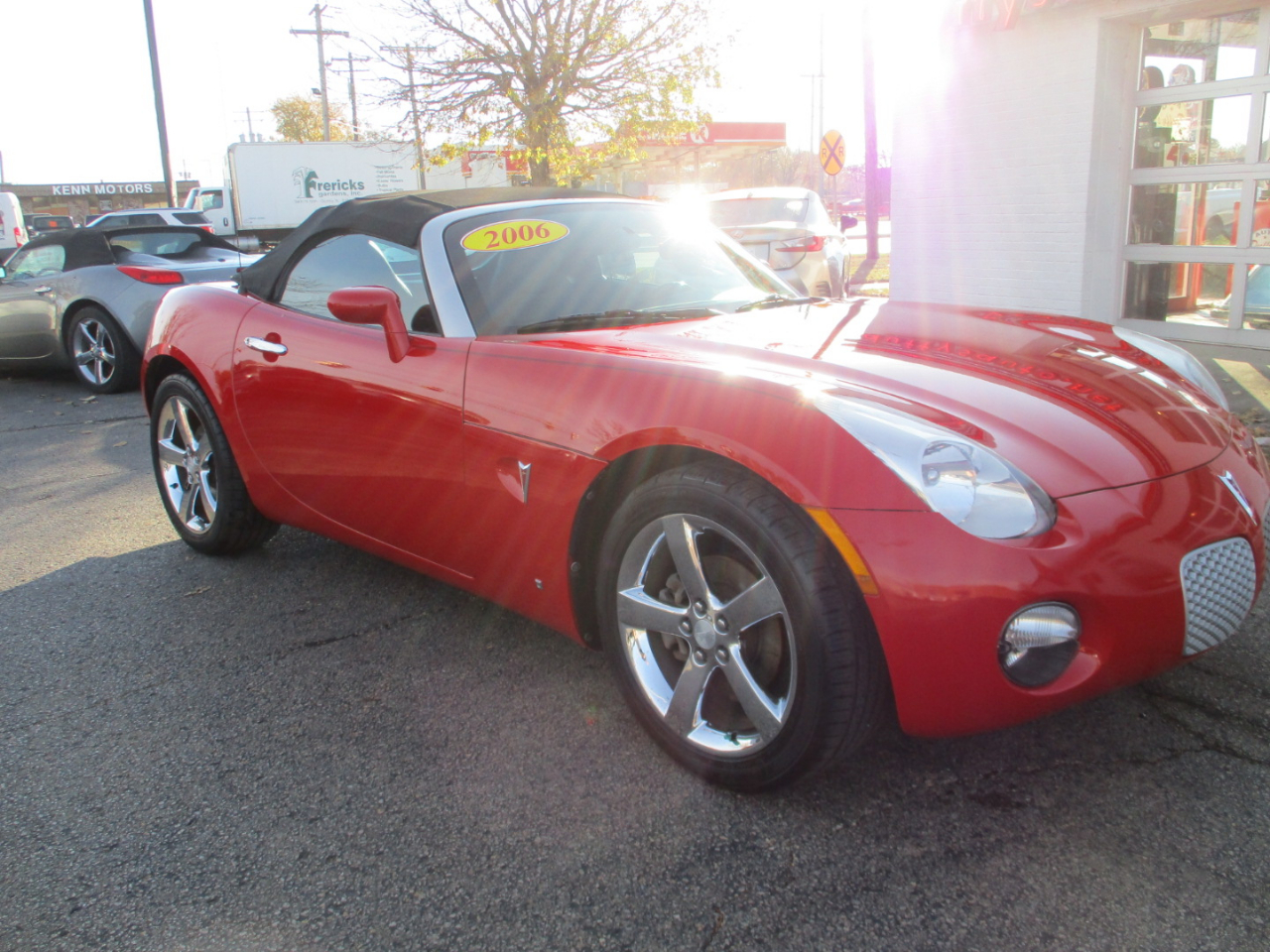 Used 2006 Pontiac Solstice 2dr Convertible for Sale in Peru IL 61354 Duffy's Auto Sales Inc.