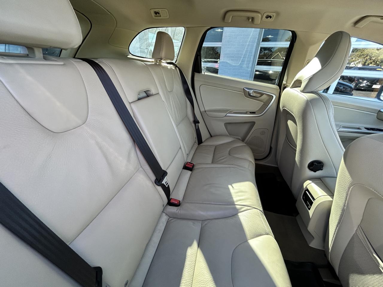 Volvo XC60 AWD 4dr 3.0T 2011