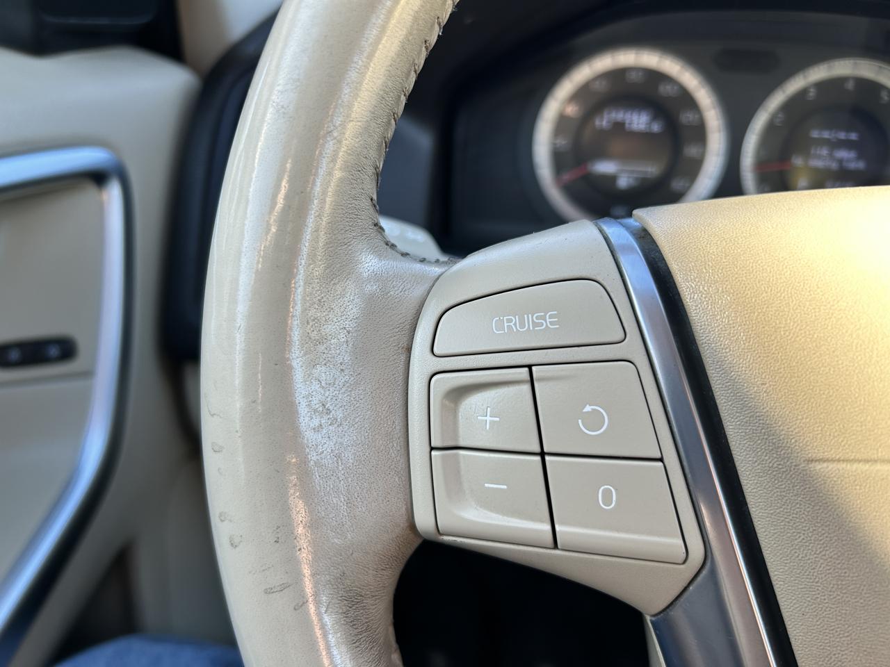 Volvo XC60 AWD 4dr 3.0T 2011