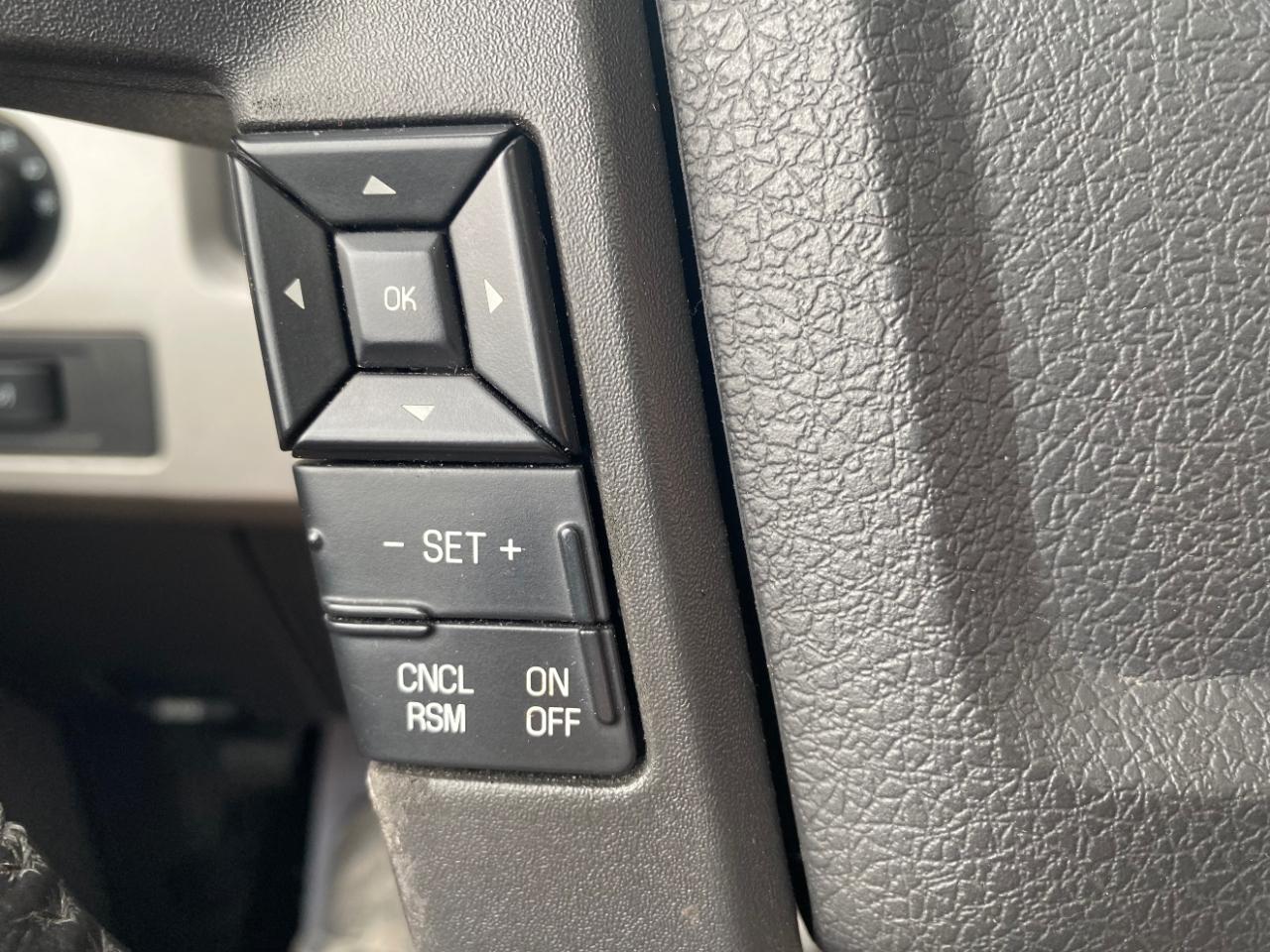 Ford F-150 4WD SuperCrew 145" Lariat 2011