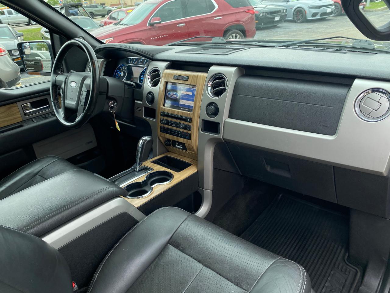 Ford F-150 4WD SuperCrew 145" Lariat 2011
