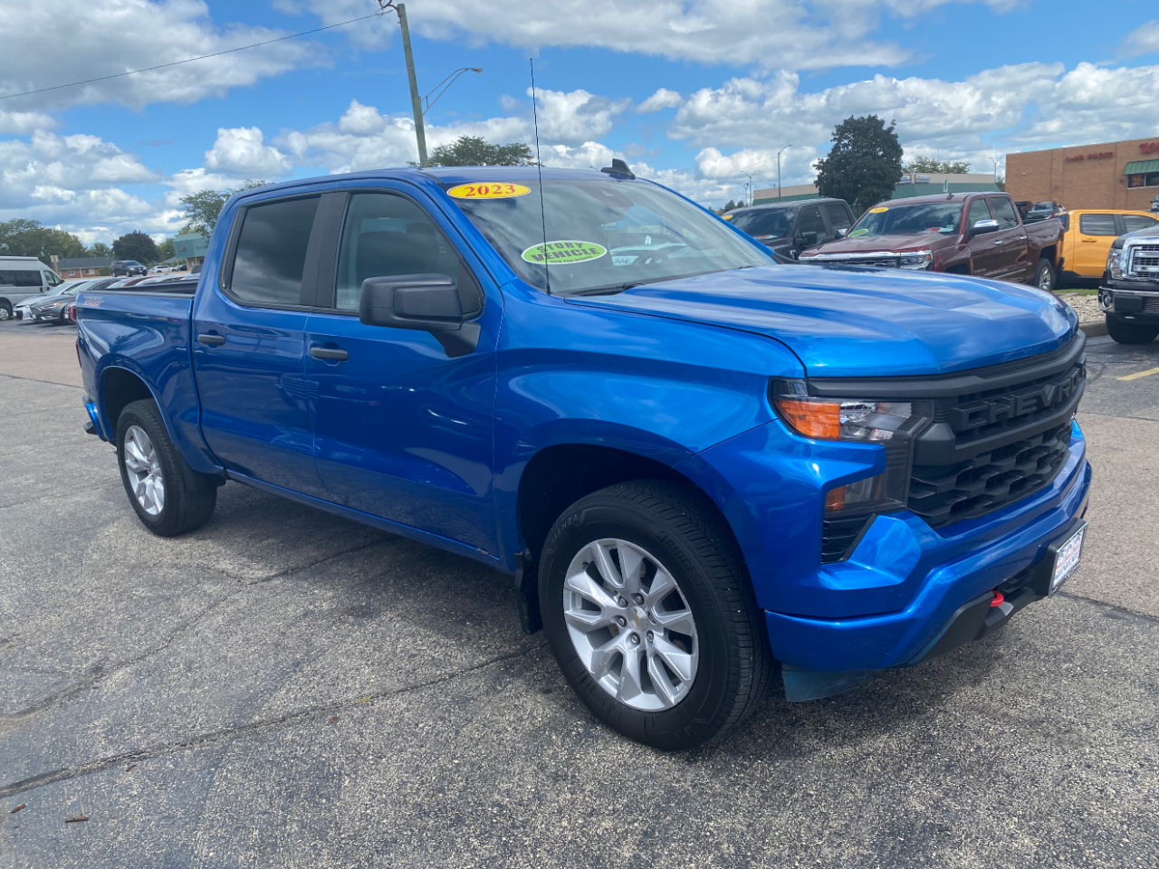 Chevrolet Silverado 1500 4WD Crew Cab 147" Custom 2023 Chevrolet Silverado 1500 4WD Crew Cab 147" Custom 2023