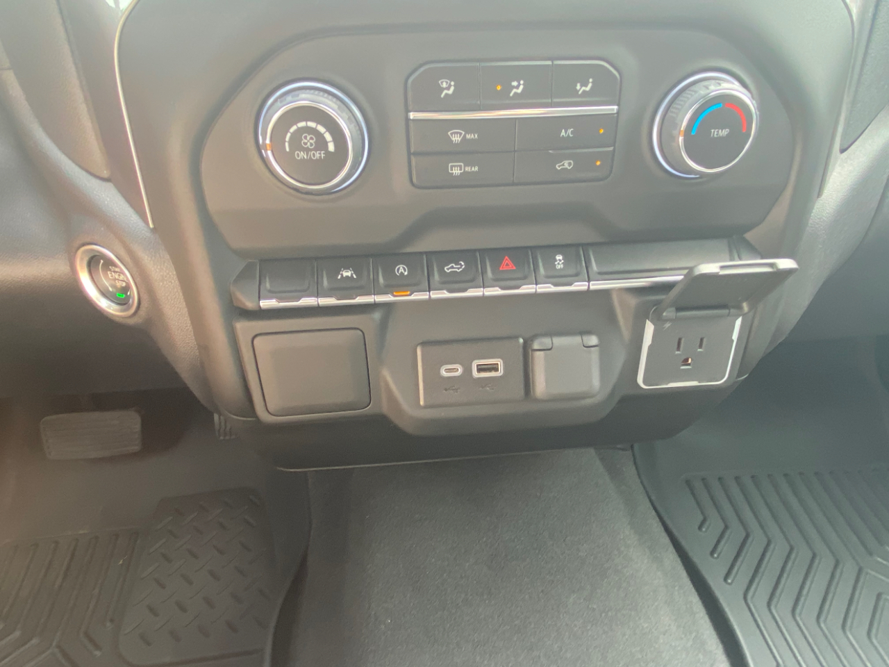 Chevrolet Silverado 1500 4WD Crew Cab 147" Custom 2023 Chevrolet Silverado 1500 4WD Crew Cab 147" Custom 2023