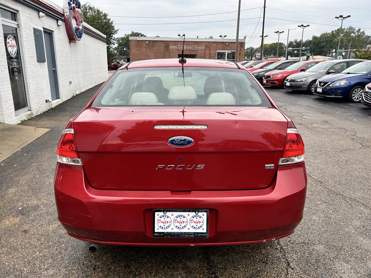 Ford Focus 4dr Sdn SE 2009