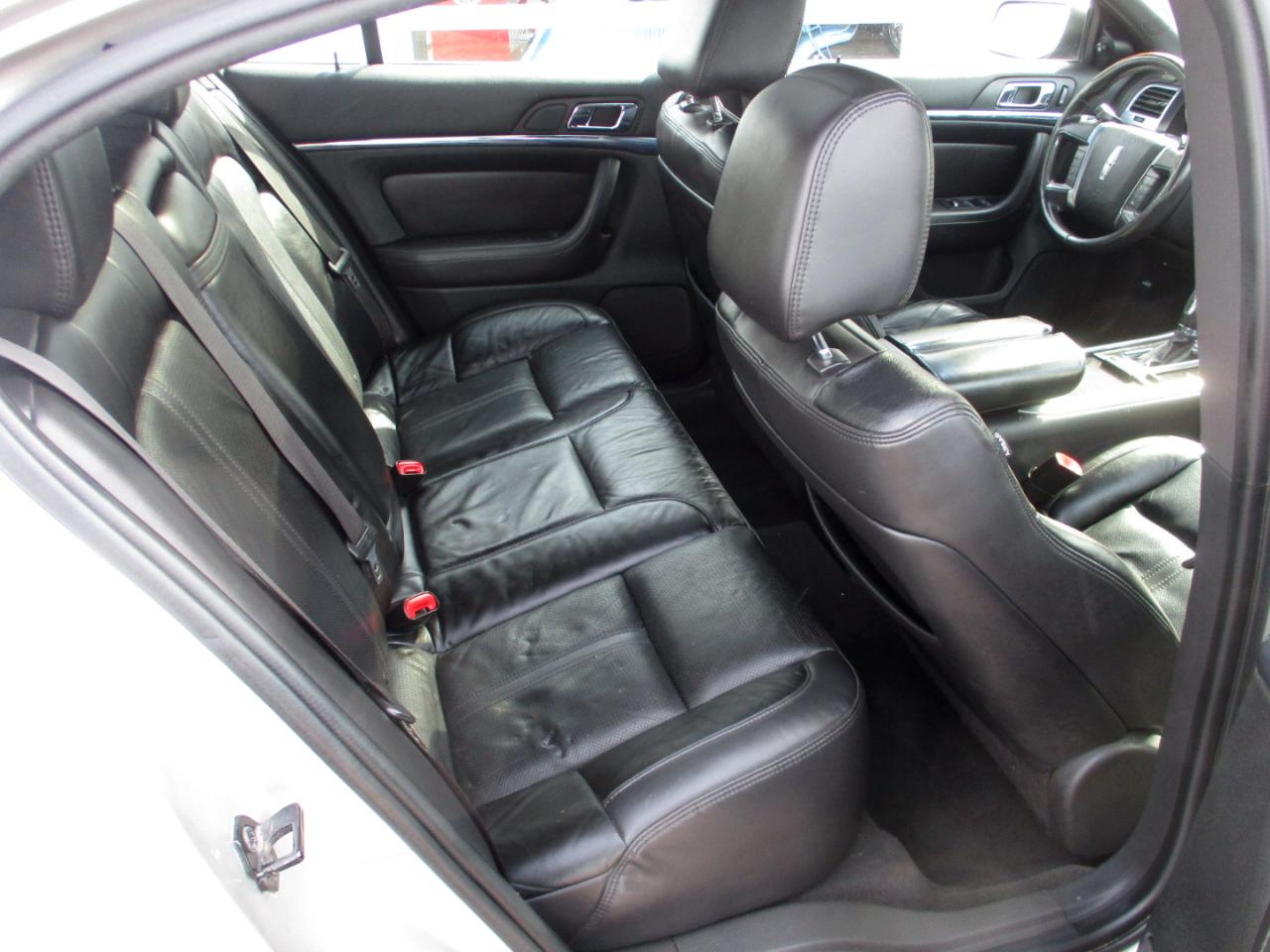 Lincoln MKS 4dr Sdn 3.5L AWD w/EcoBoost 2010