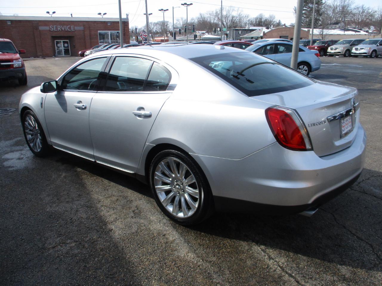Lincoln MKS 4dr Sdn 3.5L AWD w/EcoBoost 2010