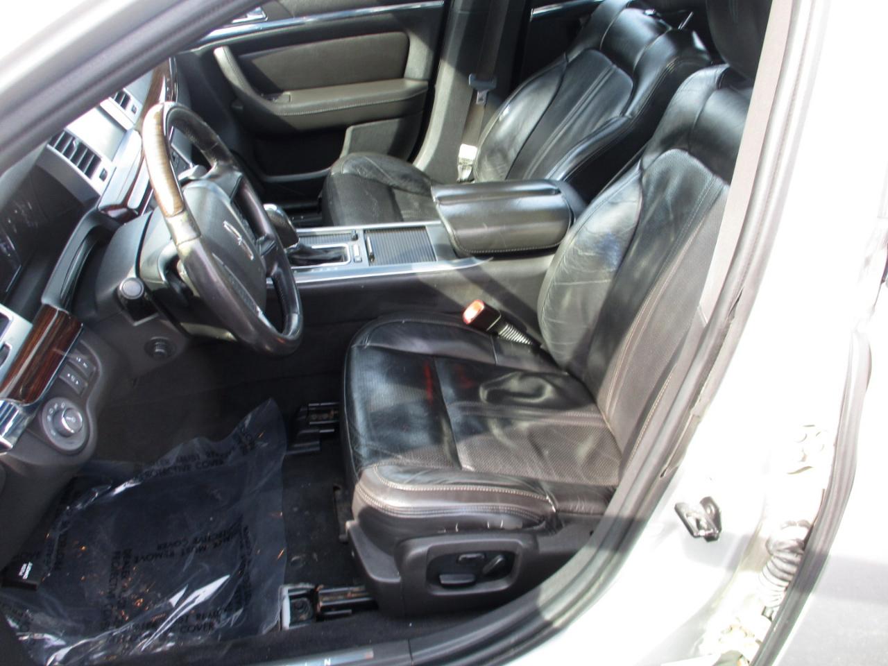 Lincoln MKS 4dr Sdn 3.5L AWD w/EcoBoost 2010